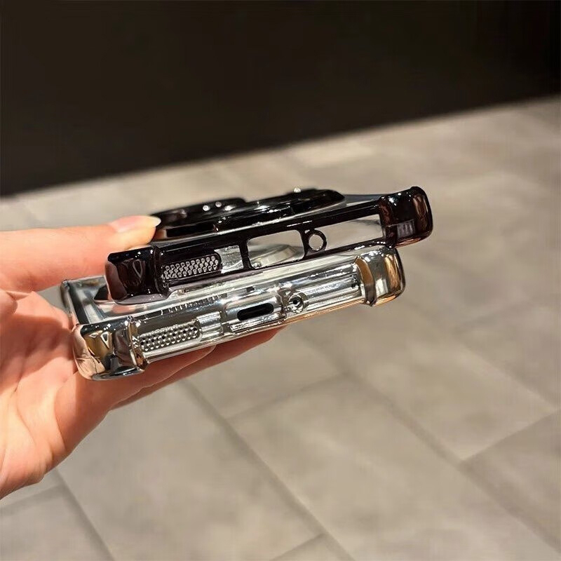 Custodia per telefono con moti - Oppo Reno 12 recensione e prezzo